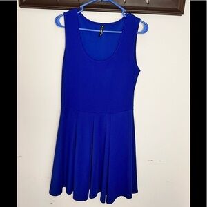 White Mark Ladies Royal Blue Dress Size Medium Mid Length